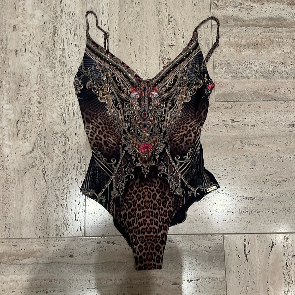 NWT CAMILLA V NECK UNDERWIRE ONE PIECE “GOTHIC GODDESS” E cup